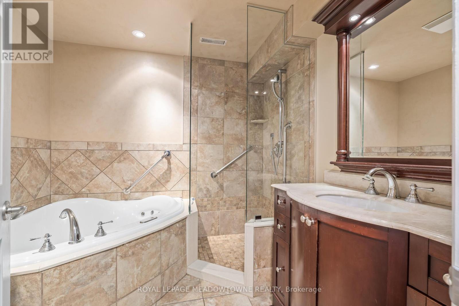 10 Janet Court, Halton Hills, Ontario  L7G 5N7 - Photo 27 - W12381077