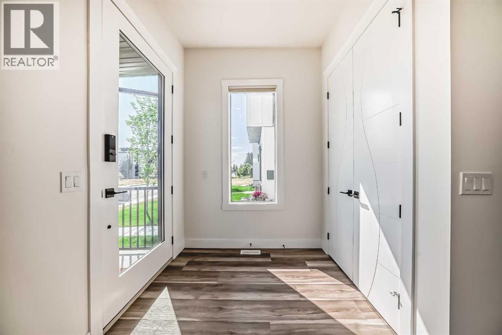 4625 72 Street Nw, Calgary, Alberta  T3B 2L3 - Photo 2 - A2256416