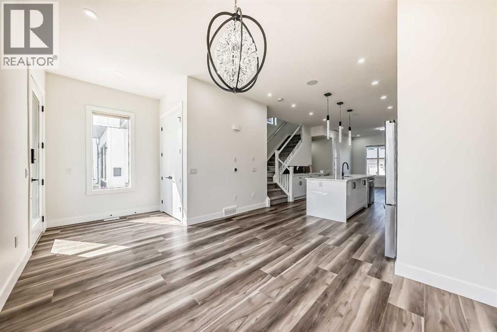 4625 72 Street Nw, Calgary, Alberta  T3B 2L3 - Photo 4 - A2256416