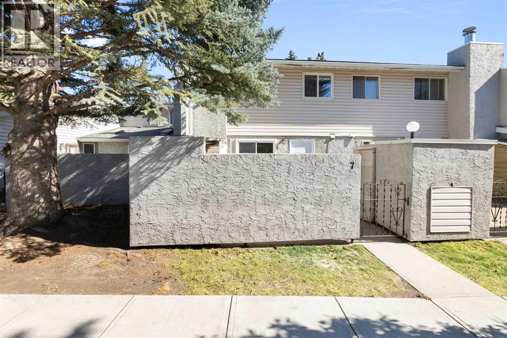 7, 4915 45 Street Sw, Calgary, Alberta  T3E 3W5 - Photo 2 - A2259250