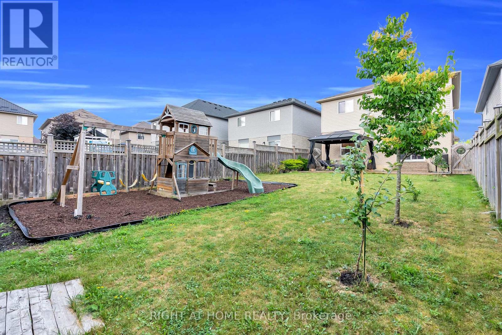 25 Stoneglen Way, Hamilton, Ontario  L0R 1W0 - Photo 36 - X12436630