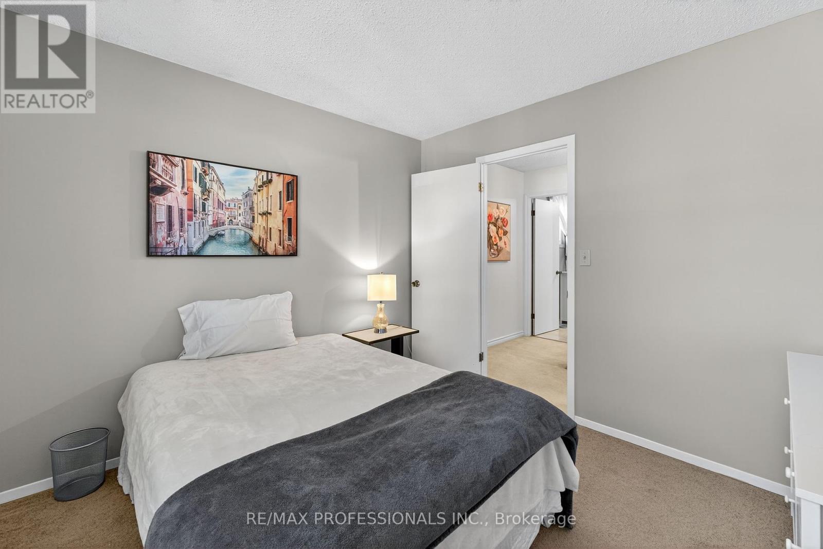 19 Salina Place, Hamilton, Ontario  L8G 4L4 - Photo 32 - X12436648
