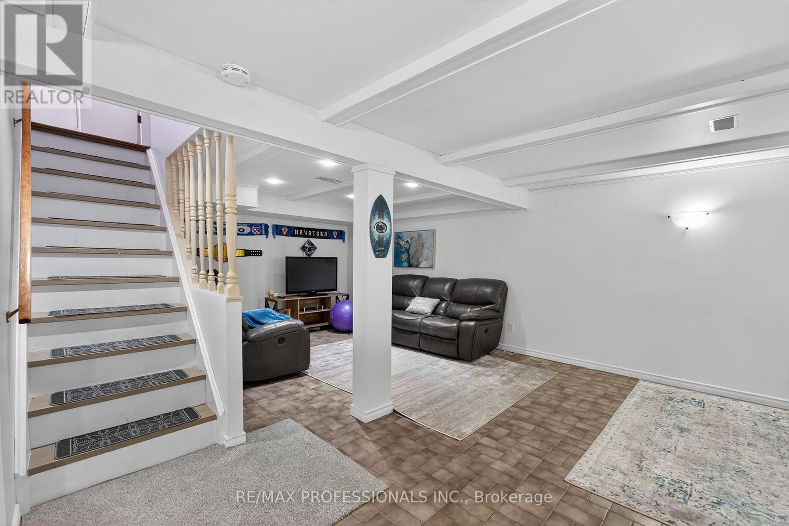 19 Salina Place, Hamilton, Ontario  L8G 4L4 - Photo 36 - X12436648