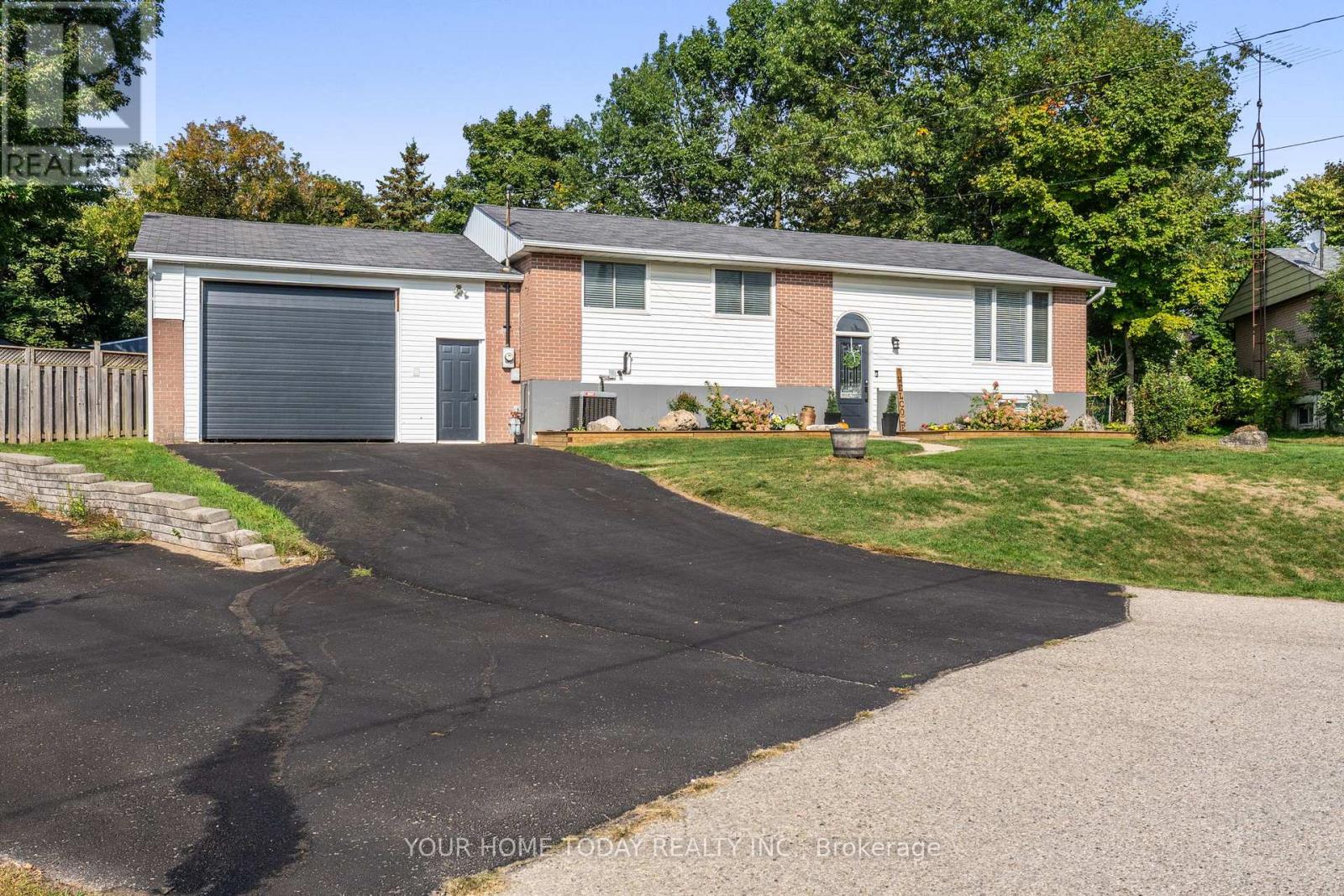 6 Ellen Crescent, Erin, Ontario  N0B 1Z0 - Photo 1 - X12436695