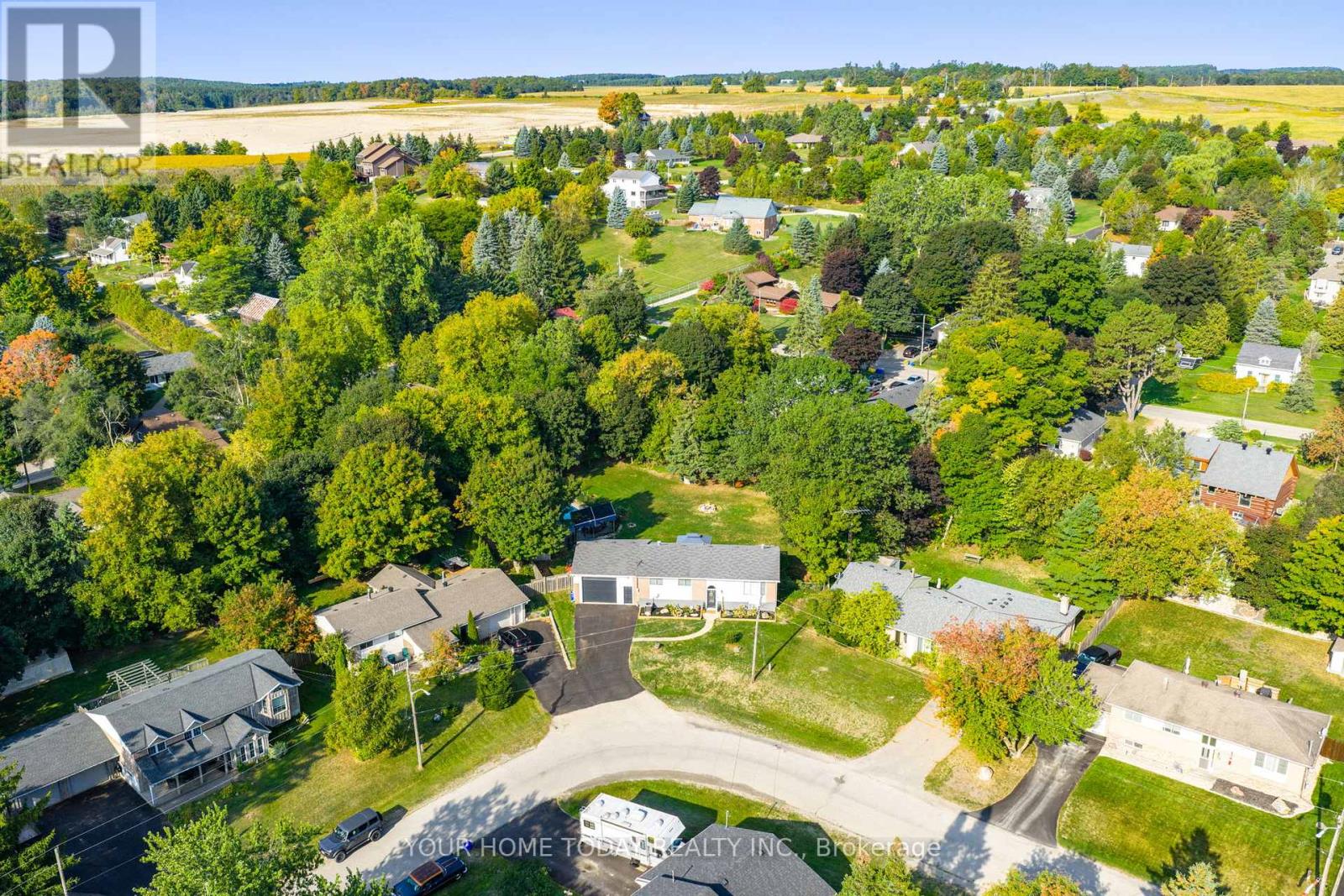 6 Ellen Crescent, Erin, Ontario  N0B 1Z0 - Photo 3 - X12436695
