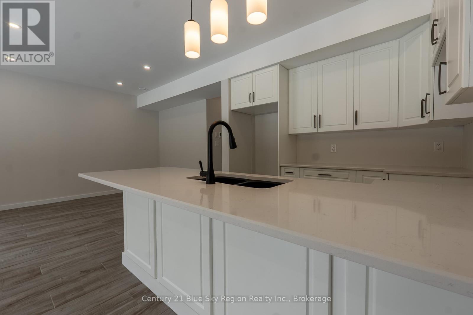16 Birch Street, Powassan, Ontario  P0H 1Z0 - Photo 6 - X12437076