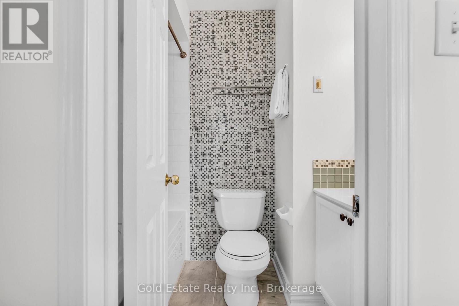 2259 Meadowland Drive N, Oakville, Ontario  L6H 6H3 - Photo 31 - W12411153