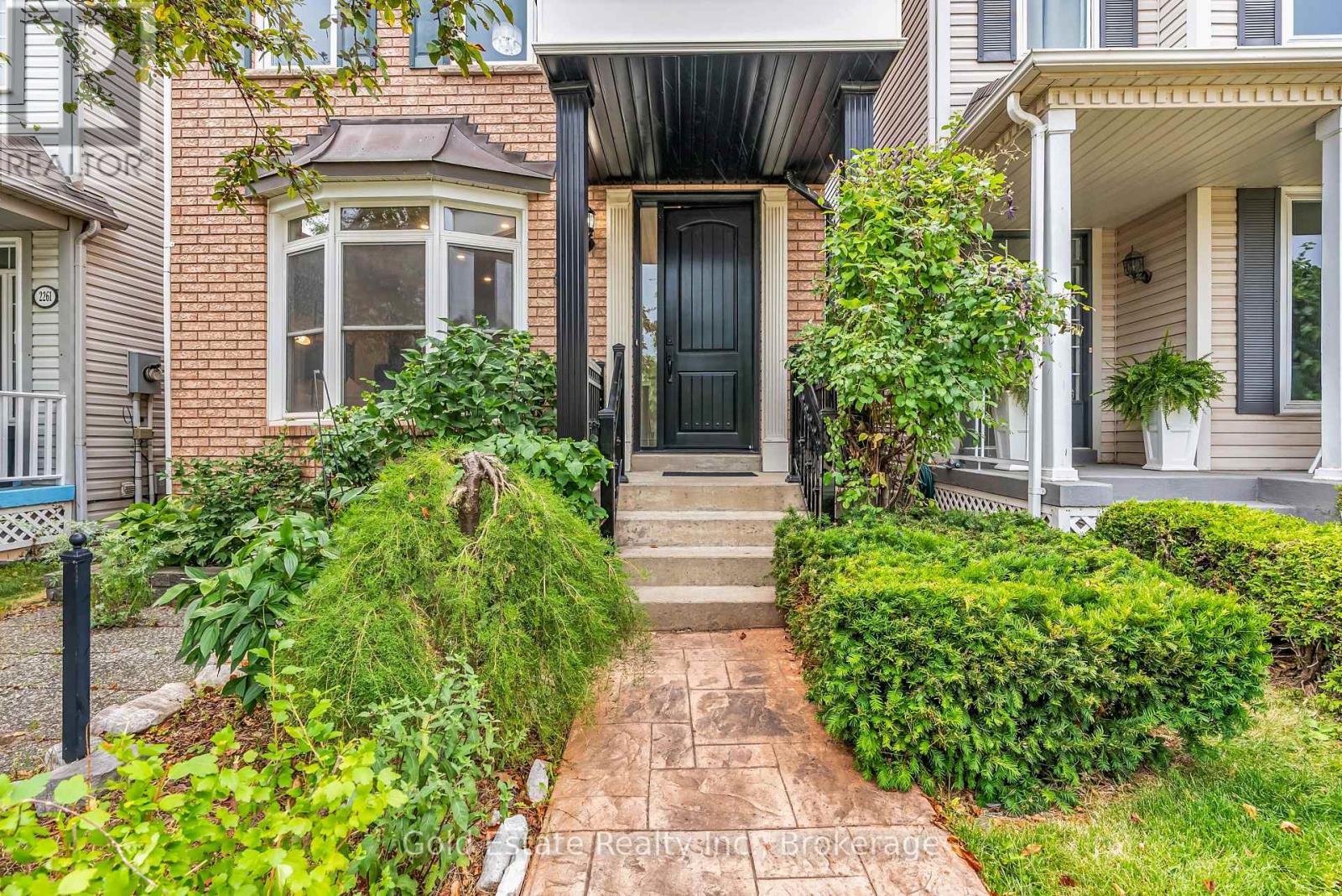 2259 Meadowland Drive N, Oakville, Ontario  L6H 6H3 - Photo 4 - W12411153