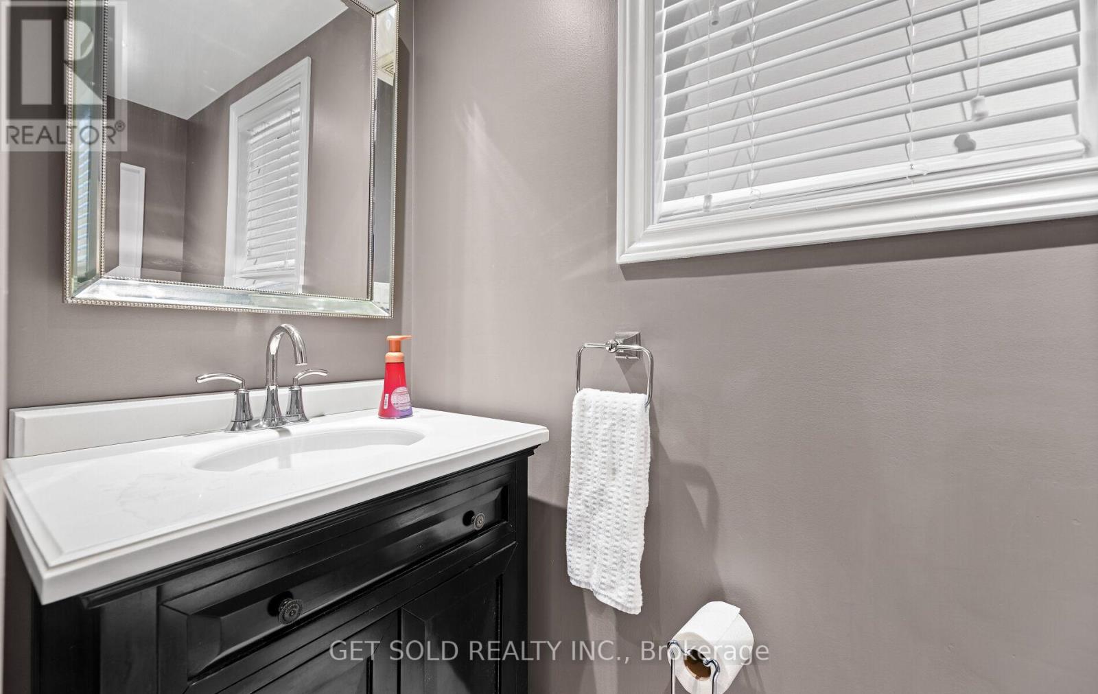 47 Trailview Lane, Caledon, Ontario  L7E 2W1 - Photo 14 - W12426698
