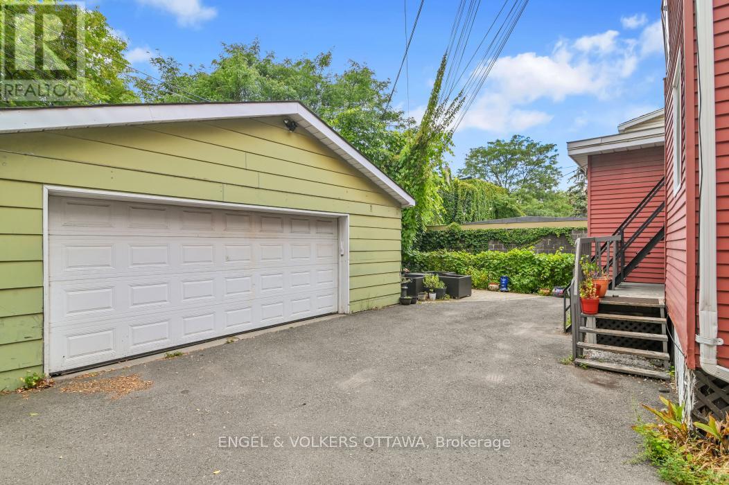 104 King Edward Avenue, Ottawa, Ontario  K1N 7K8 - Photo 2 - X12406986