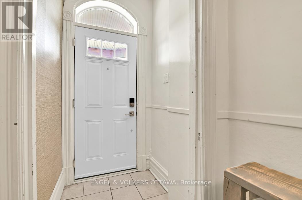 104 King Edward Avenue, Ottawa, Ontario  K1N 7K8 - Photo 4 - X12406986