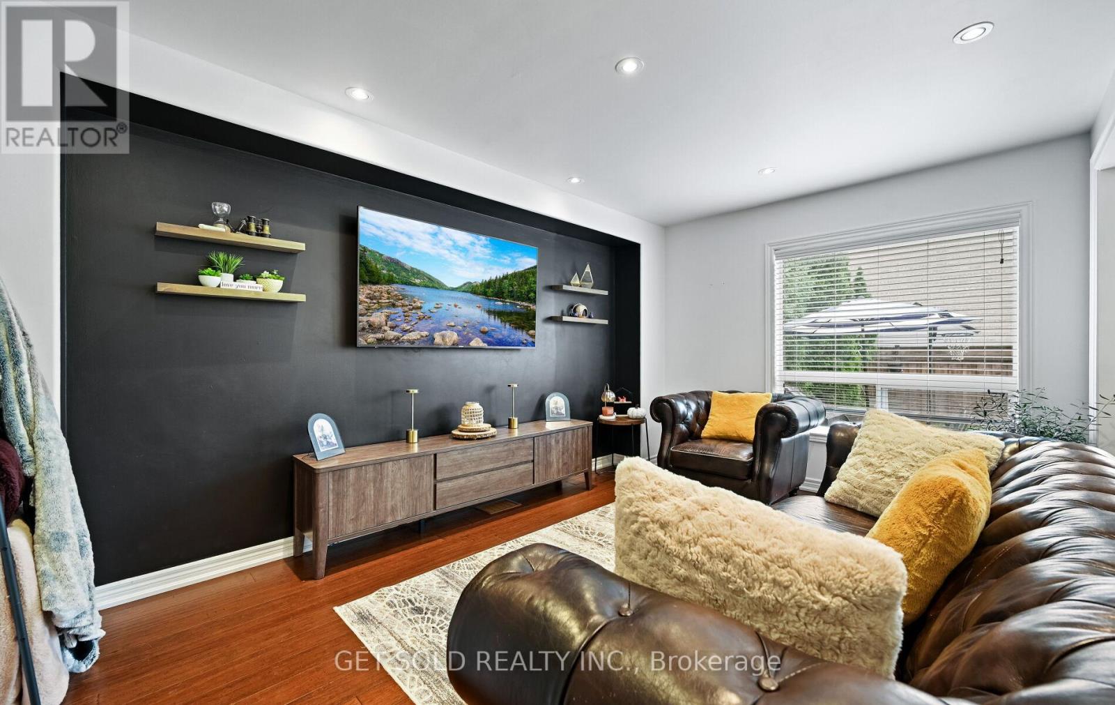 47 Trailview Lane, Caledon, Ontario  L7E 2W1 - Photo 7 - W12426698