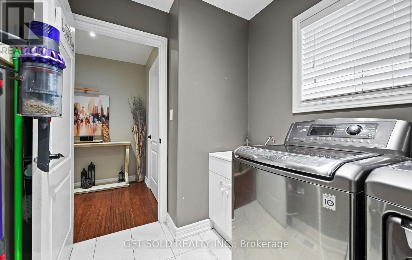47 Trailview Lane, Caledon, Ontario  L7E 2W1 - Photo 16 - W12426698