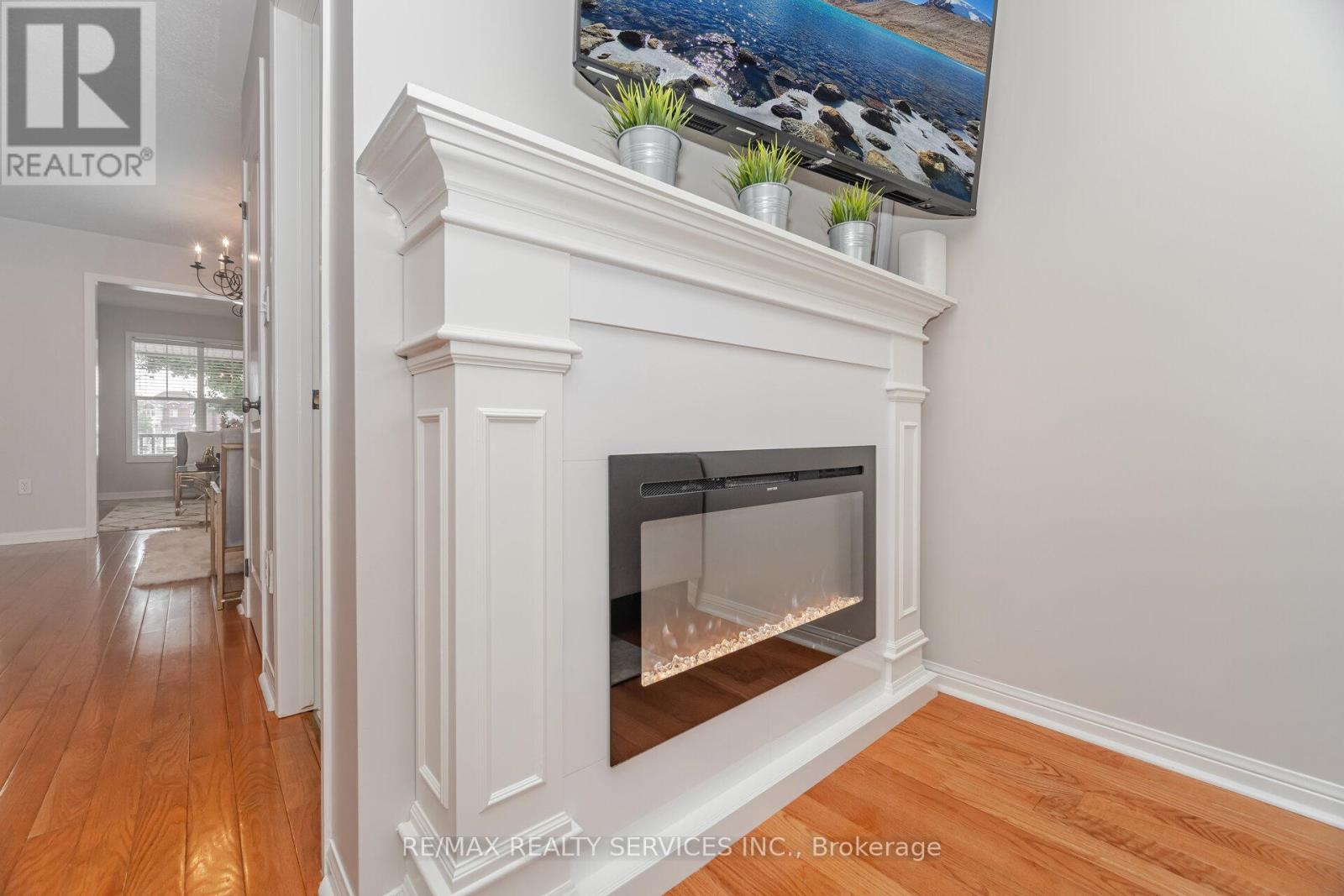 31 Georgian Road, Brampton, Ontario  L6X 0L8 - Photo 14 - W12436604