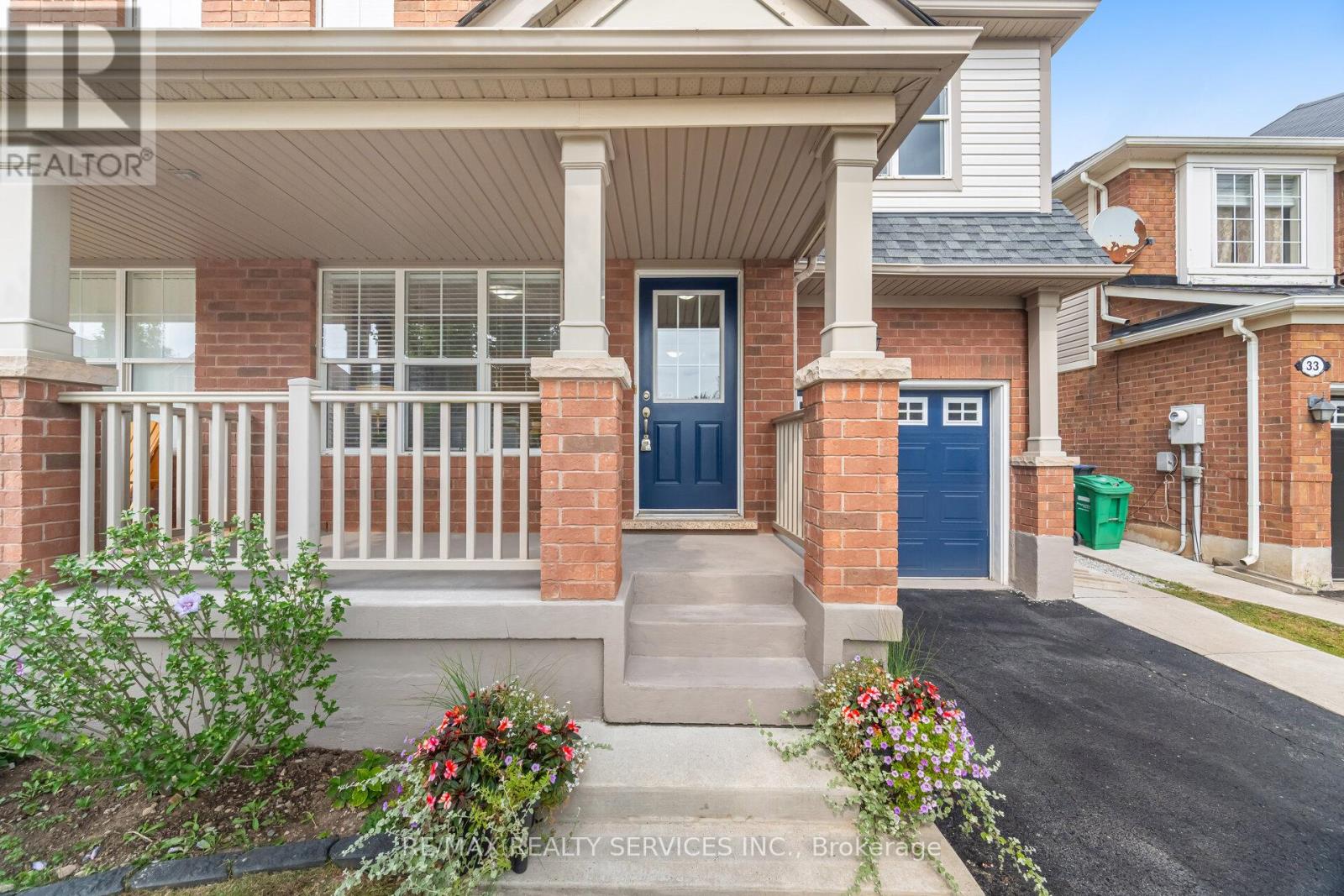 31 Georgian Road, Brampton, Ontario  L6X 0L8 - Photo 5 - W12436604