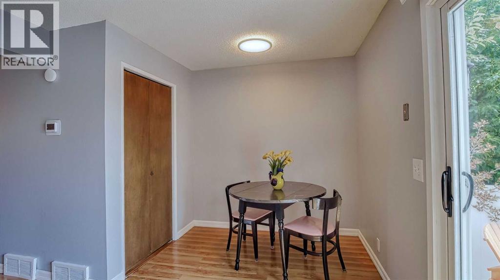 123 Woodsman Lane Sw, Calgary, Alberta  T2W 4Z5 - Photo 10 - A2239756