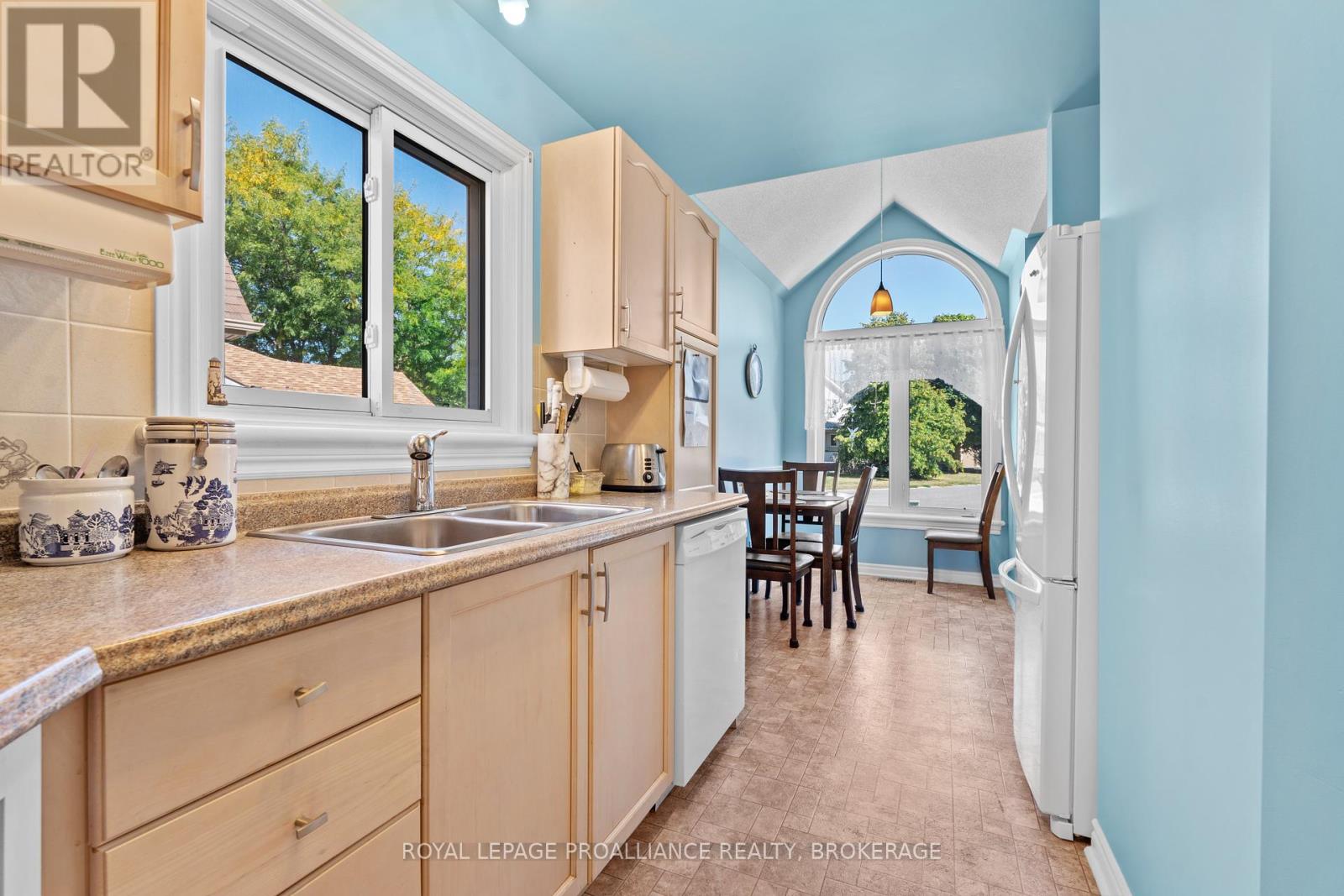 781 Shires Way, Kingston, Ontario  K7M 8X9 - Photo 10 - X12436972