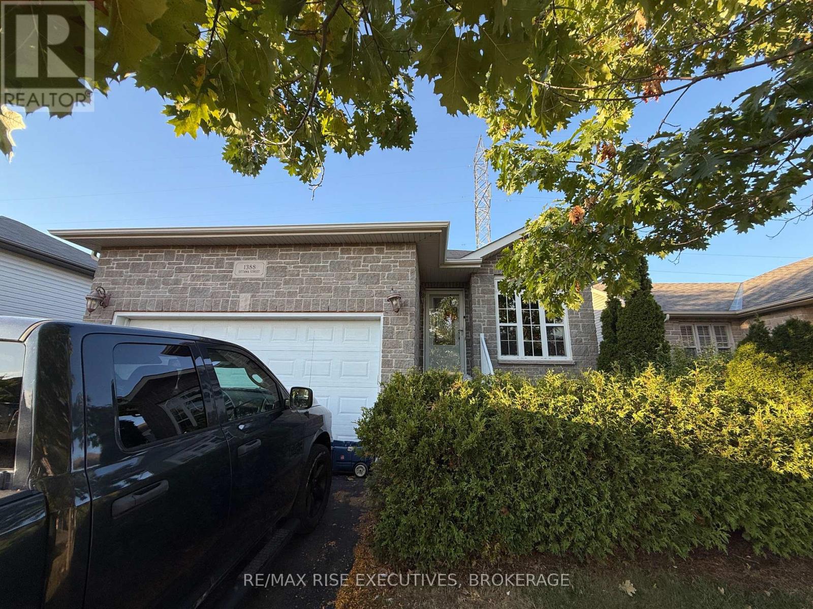 1388 Ottawa Street, Kingston, Ontario  K7P 0C2 - Photo 1 - X12437009