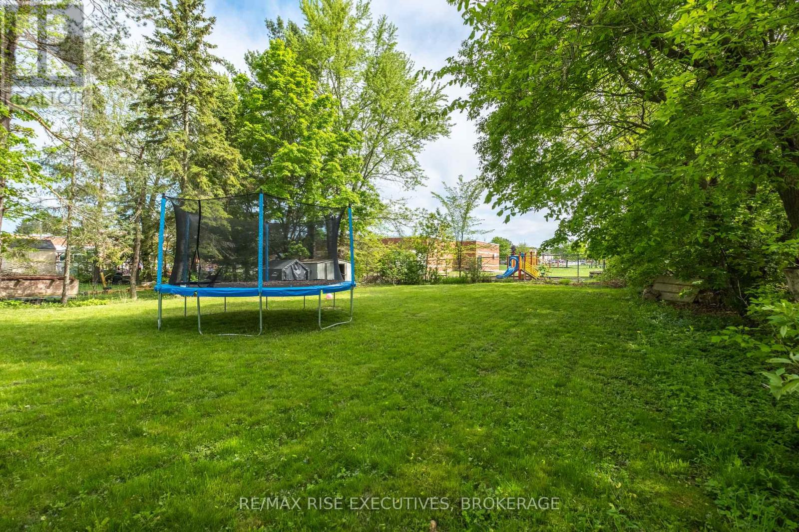 353 Charles Street, Gananoque, Ontario  K7G 1V6 - Photo 5 - X12437033