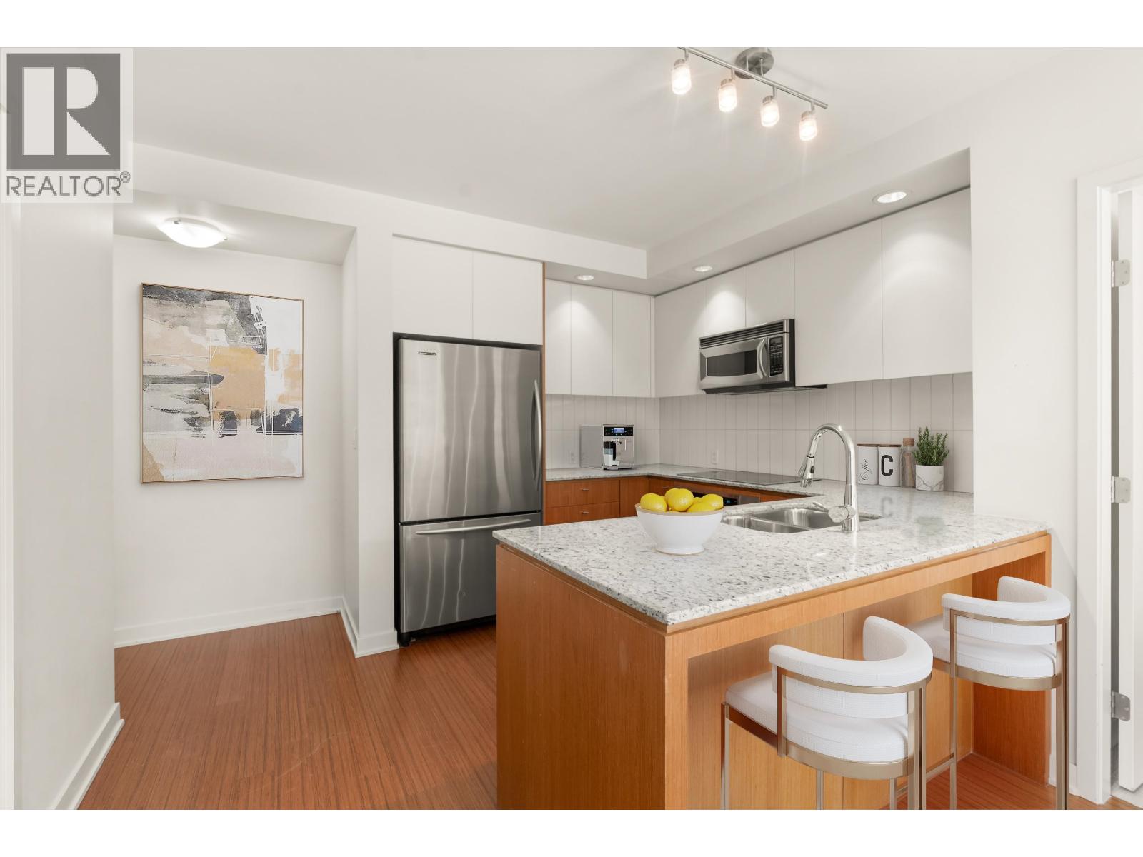 217 750 W 12TH AVENUE, Vancouver, British Columbia