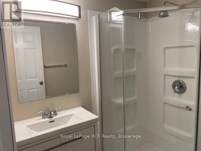 182 12th Street, Hanover, Ontario  N4N 1T8 - Photo 24 - X12436997