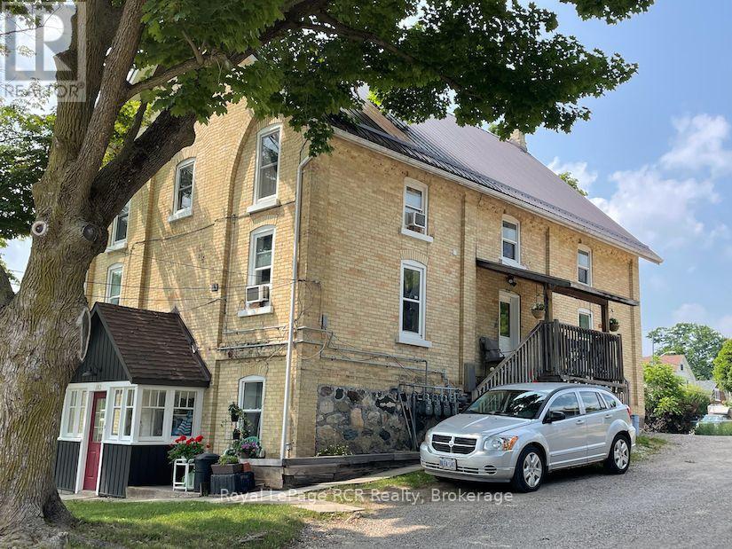 182 12th Street, Hanover, Ontario  N4N 1T8 - Photo 3 - X12436997