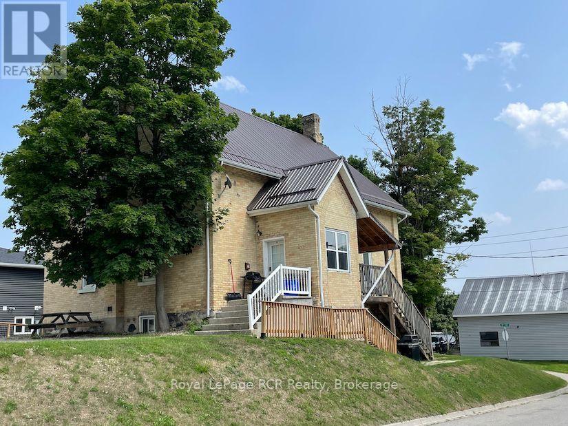 182 12th Street, Hanover, Ontario  N4N 1T8 - Photo 5 - X12436997