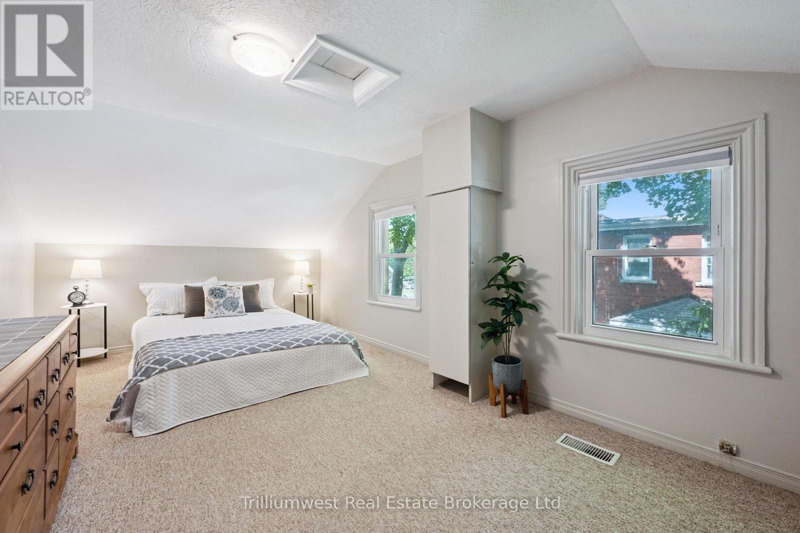 10 James Street W, Guelph, Ontario  N1G 1E2 - Photo 32 - X12437068