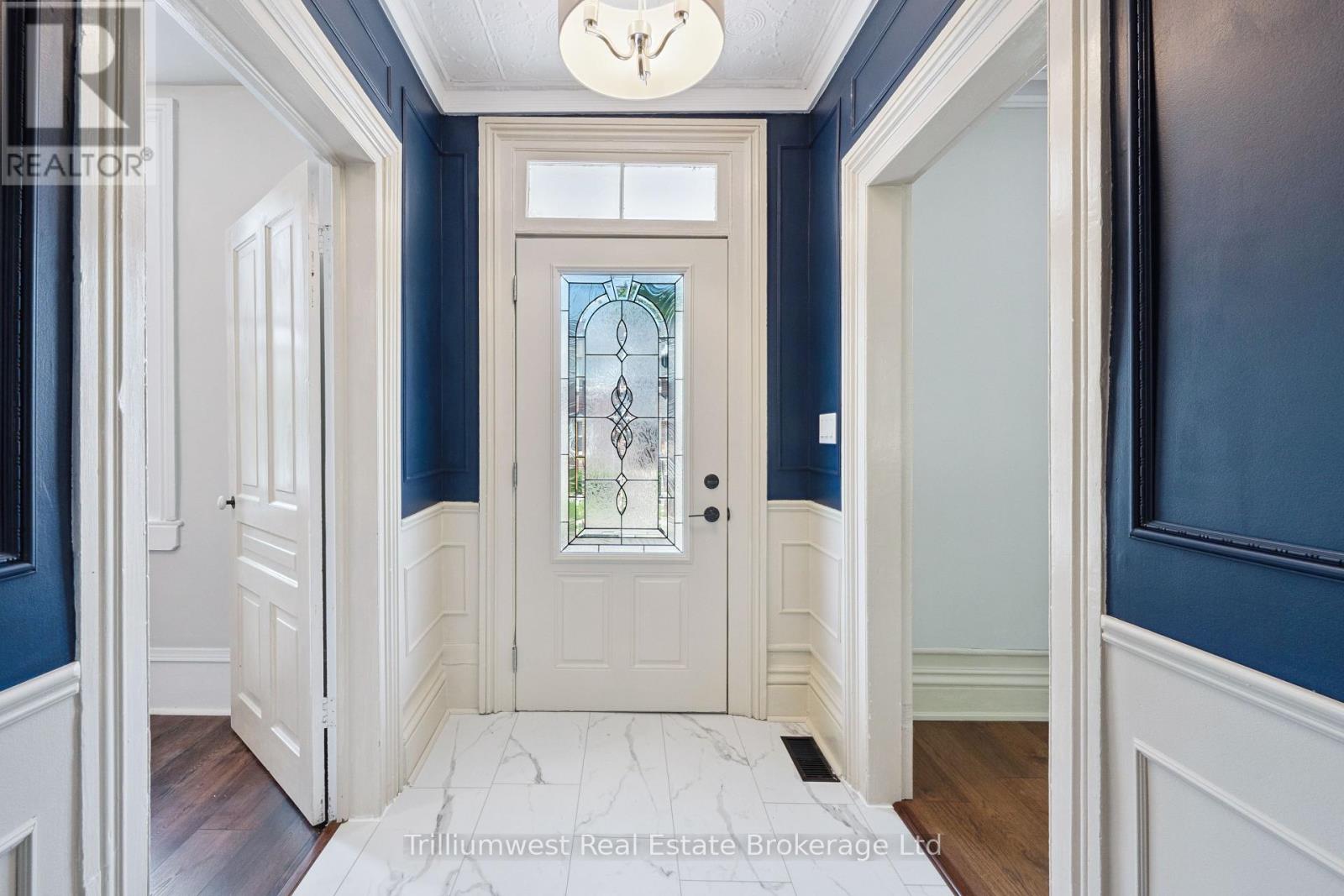 10 James Street W, Guelph, Ontario  N1G 1E2 - Photo 5 - X12437068