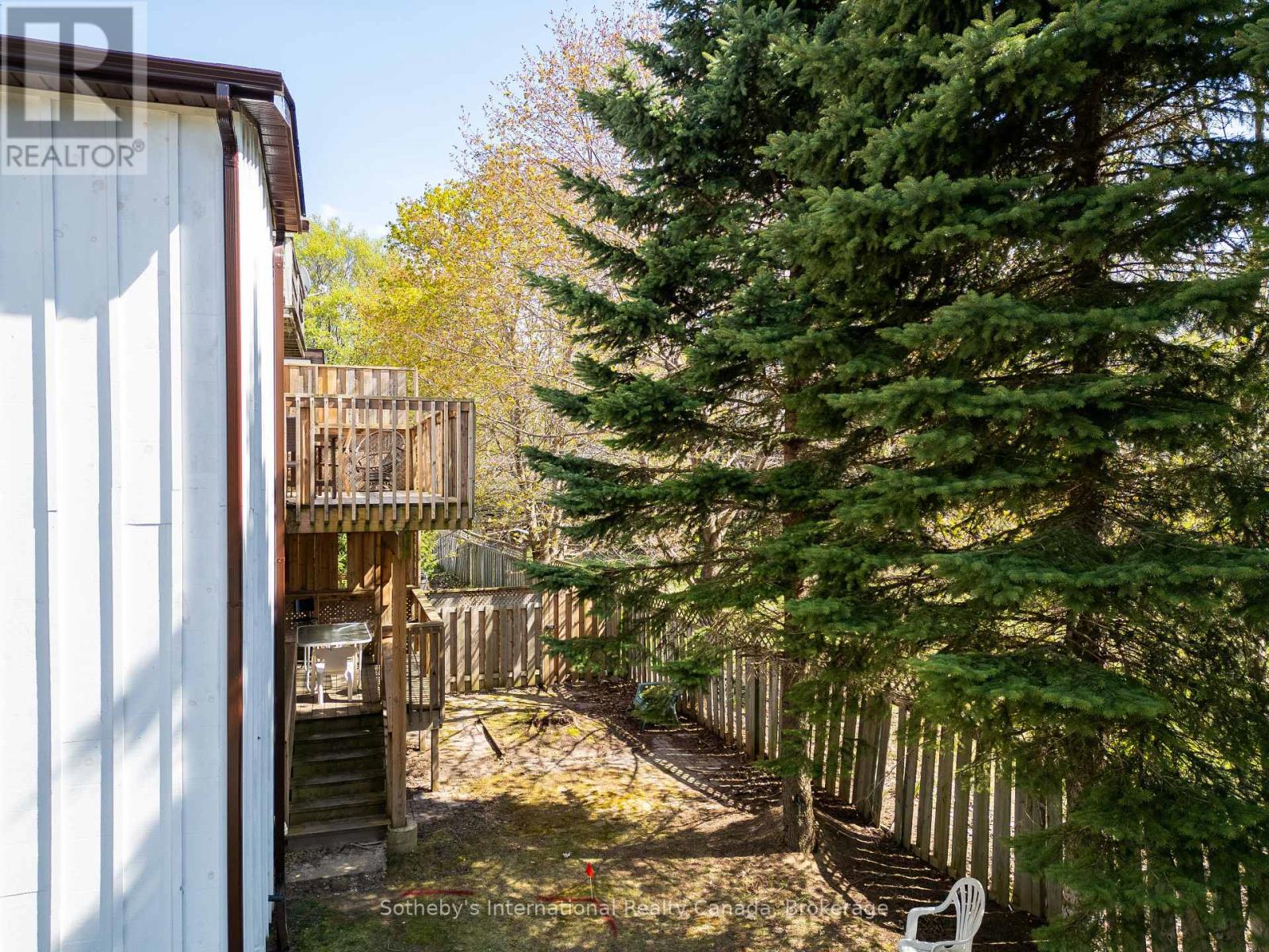 210 Arlberg Crescent, Blue Mountains, Ontario  L9Y 0M1 - Photo 19 - X12437070