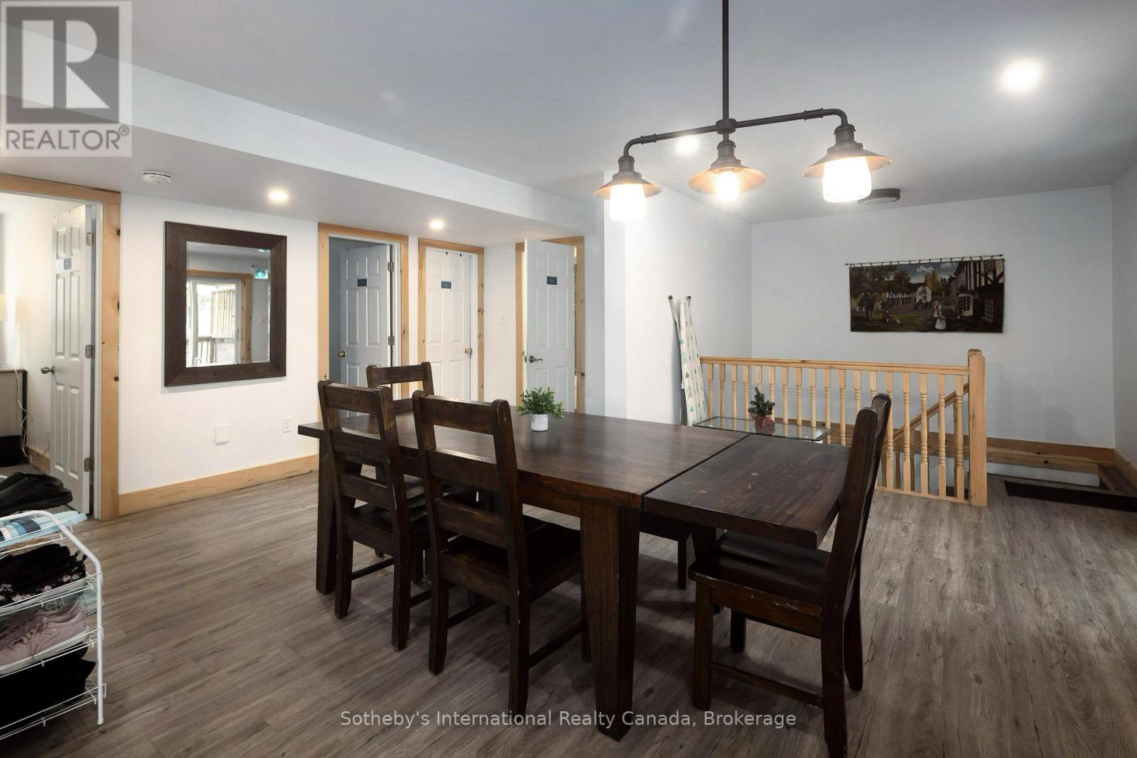 210 Arlberg Crescent, Blue Mountains, Ontario  L9Y 0M1 - Photo 6 - X12437070
