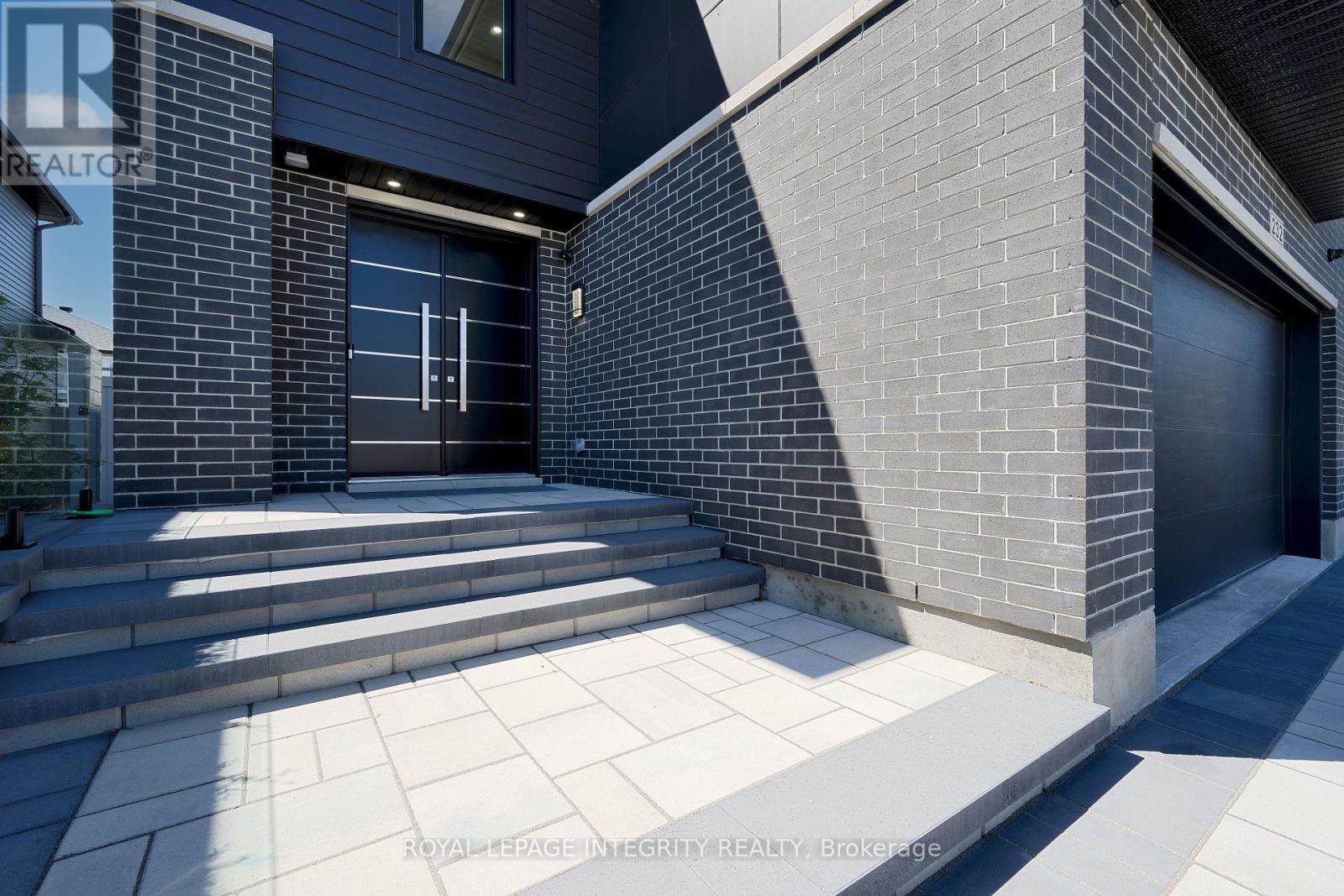 232 Condado Crescent, Ottawa, Ontario  K2V 0P3 - Photo 4 - X12437078