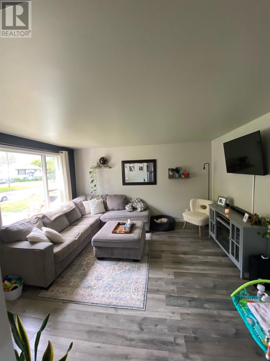528 Simon Fraser Dr, Thunder Bay, Ontario  P7C 5B4 - Photo 5 - TB253017