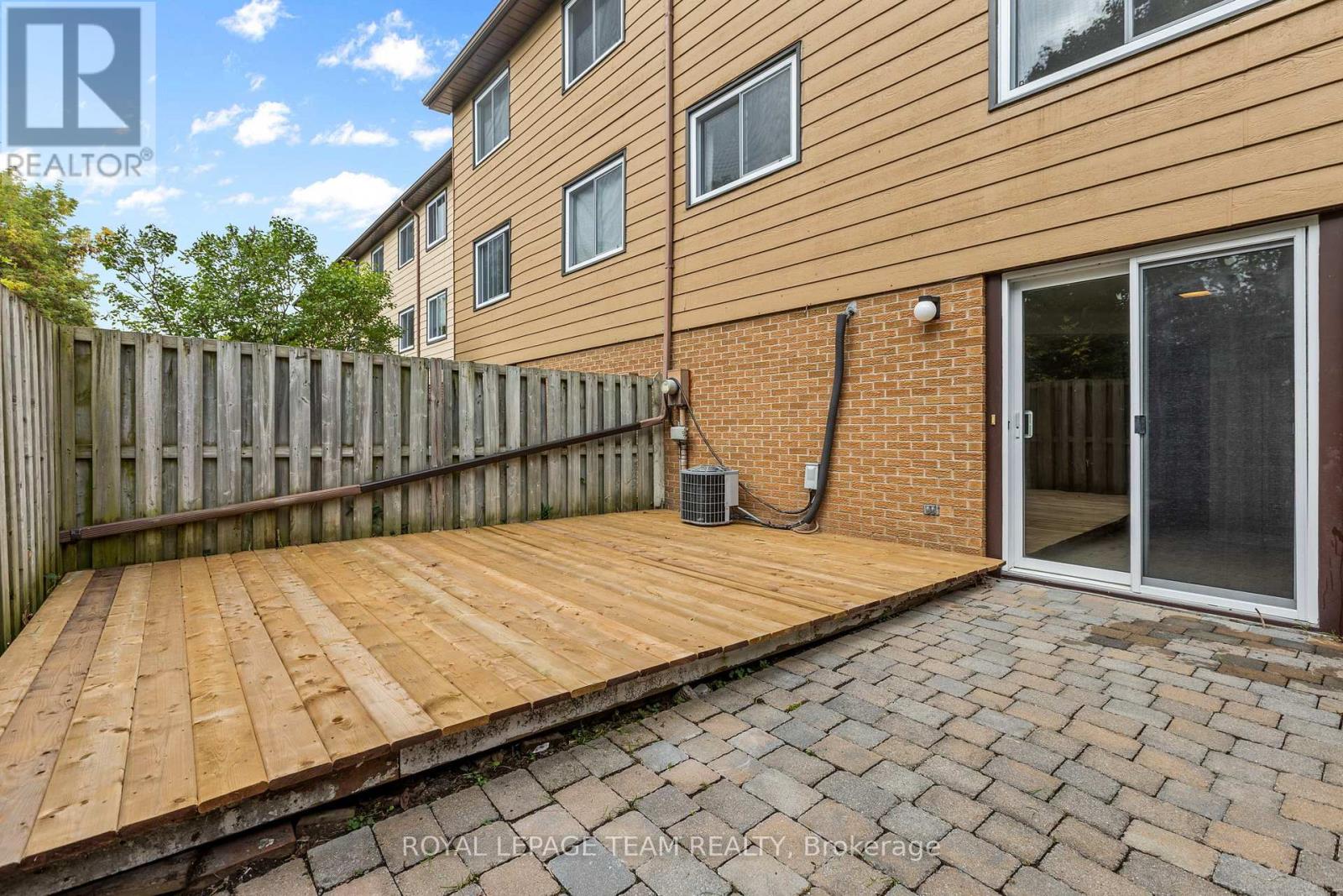 2163 Orient Park Drive, Ottawa, Ontario  K1B 4W1 - Photo 35 - X12434828