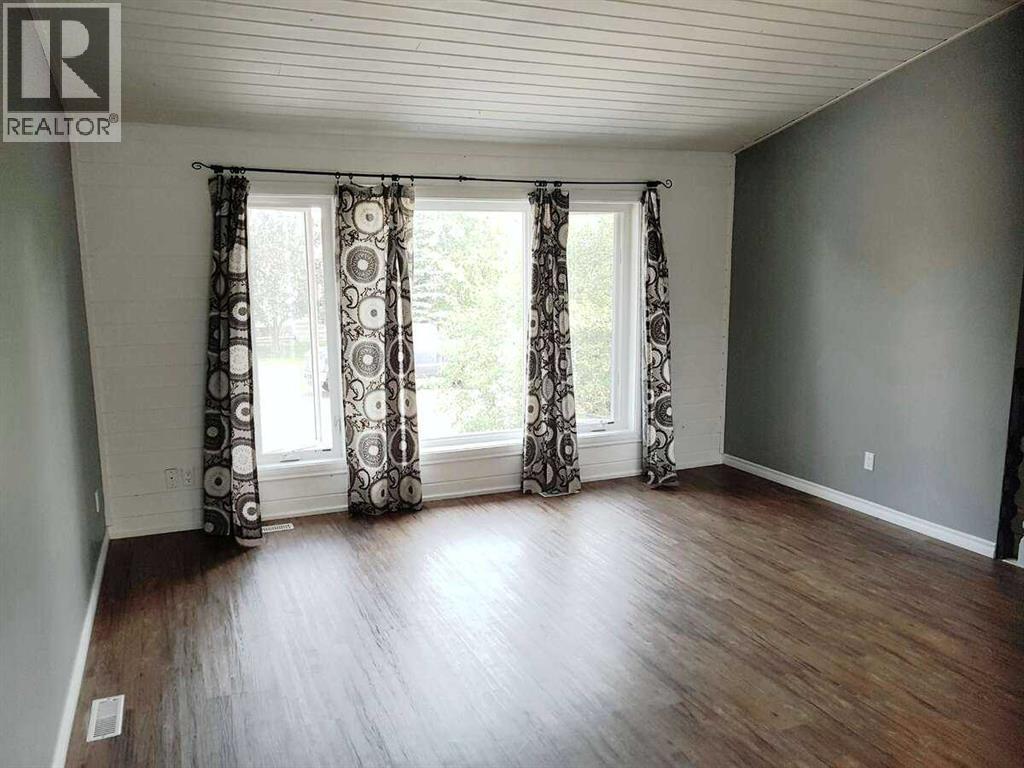 9313 71 Avenue, Grande Prairie, Alberta  T8V 6E2 - Photo 2 - A2259341