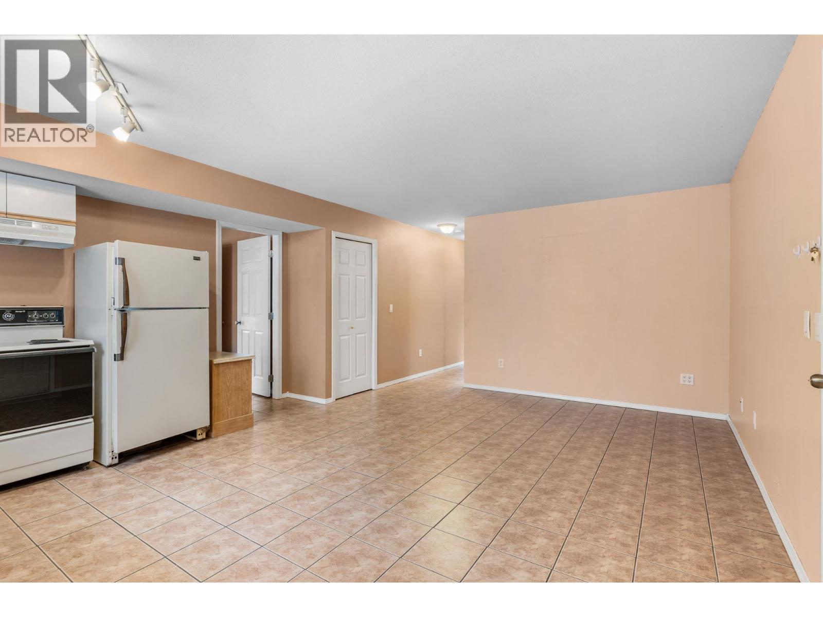 305 Snowsell Street N Kelowna Photo 18