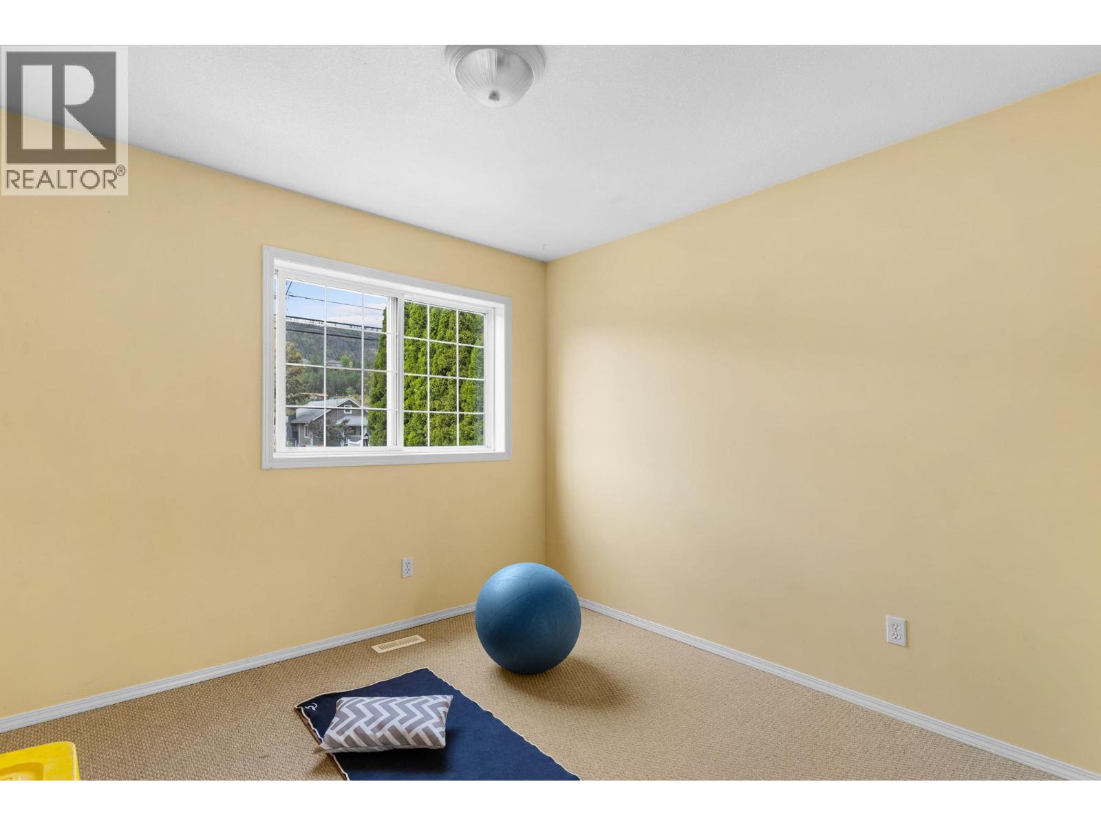 305 Snowsell Street N Kelowna Photo 15