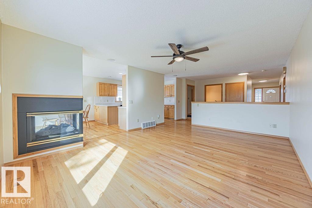 547 Twin Brooks Ba Nw, Edmonton, Alberta  T6J 6X3 - Photo 11 - E4460190
