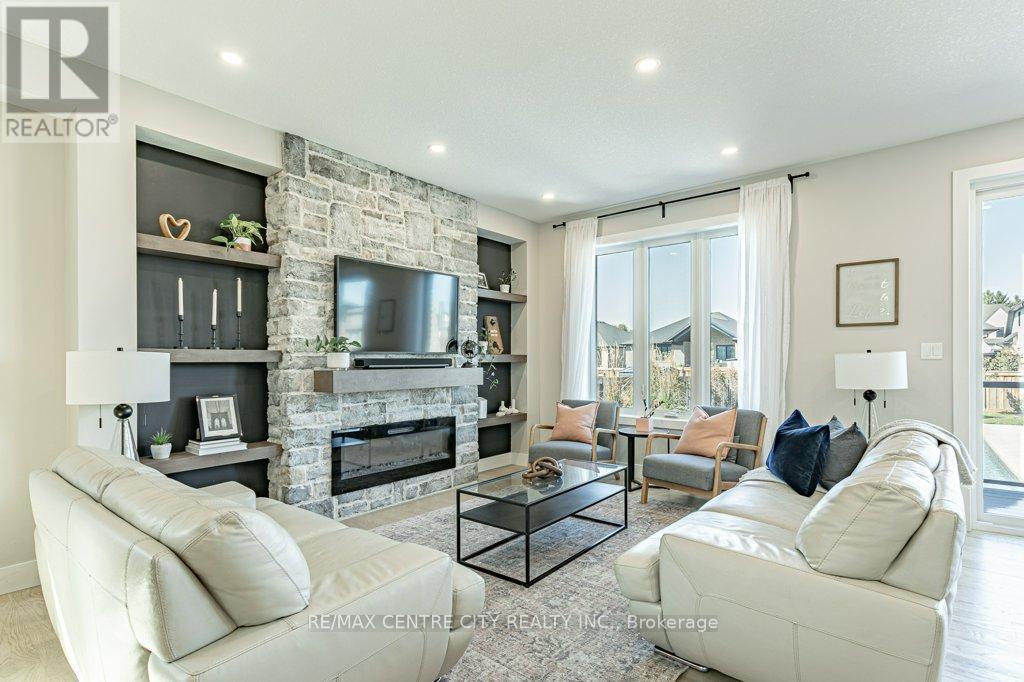100 Foxborough Place, Thames Centre, Ontario  N0M 2P0 - Photo 12 - X12436975