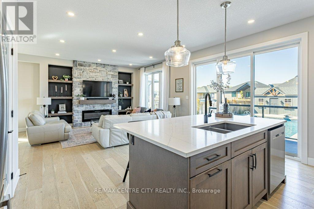 100 Foxborough Place, Thames Centre, Ontario  N0M 2P0 - Photo 18 - X12436975