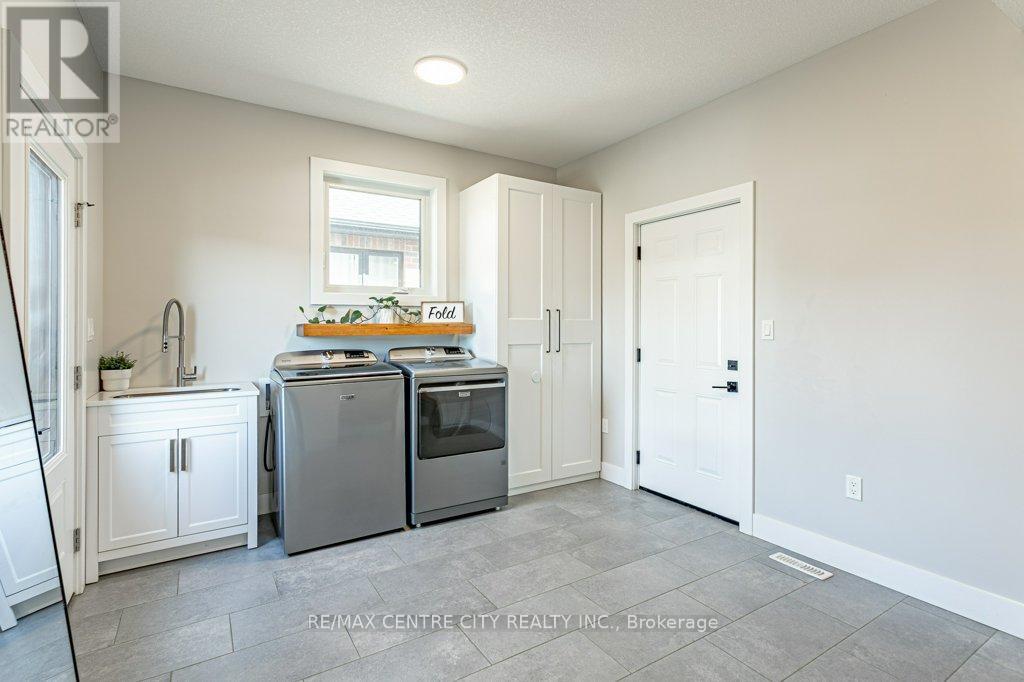 100 Foxborough Place, Thames Centre, Ontario  N0M 2P0 - Photo 19 - X12436975