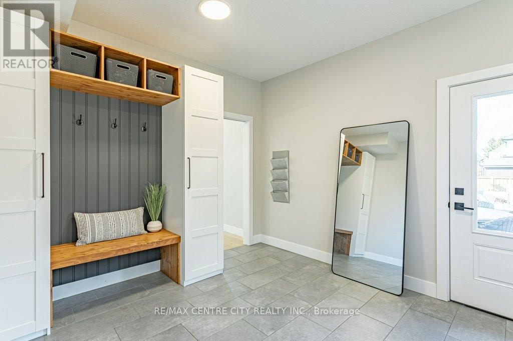 100 Foxborough Place, Thames Centre, Ontario  N0M 2P0 - Photo 20 - X12436975