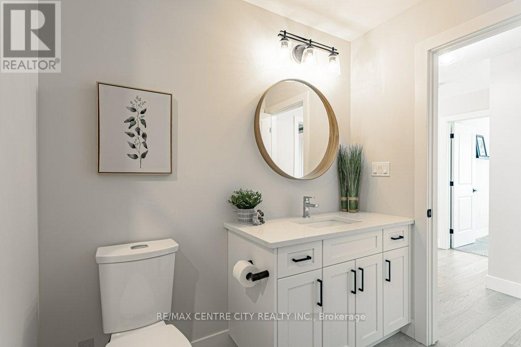 100 Foxborough Place, Thames Centre, Ontario  N0M 2P0 - Photo 25 - X12436975