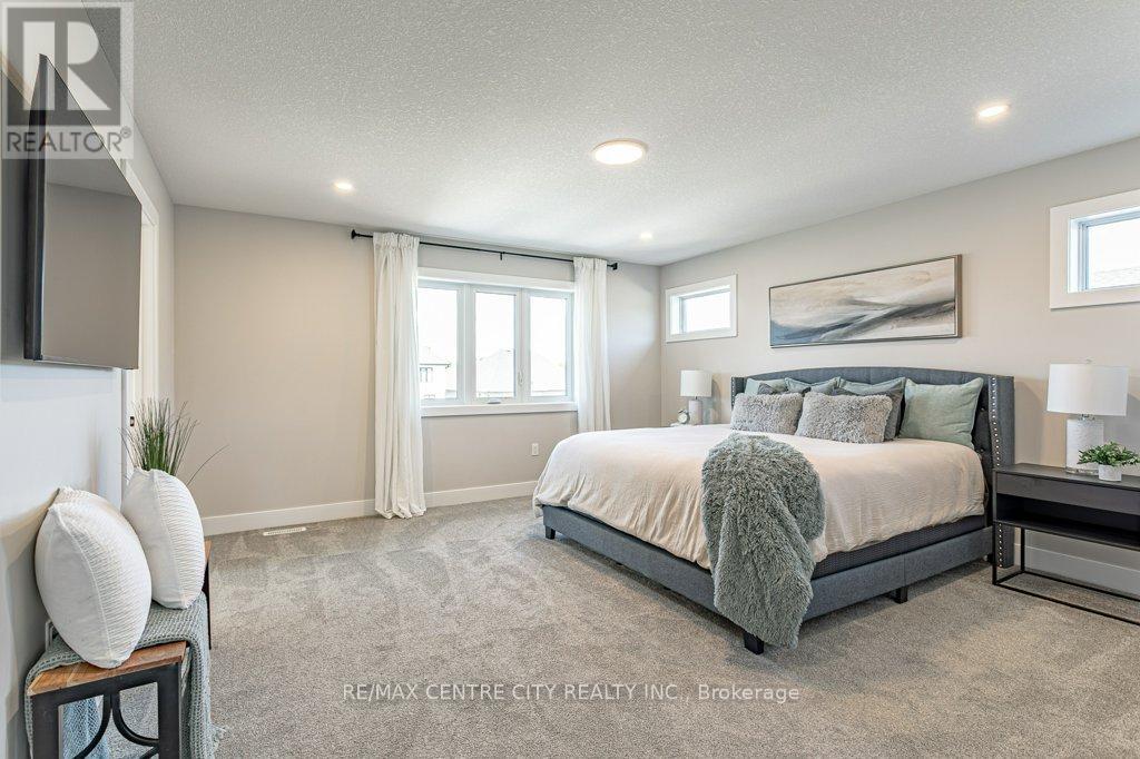 100 Foxborough Place, Thames Centre, Ontario  N0M 2P0 - Photo 26 - X12436975