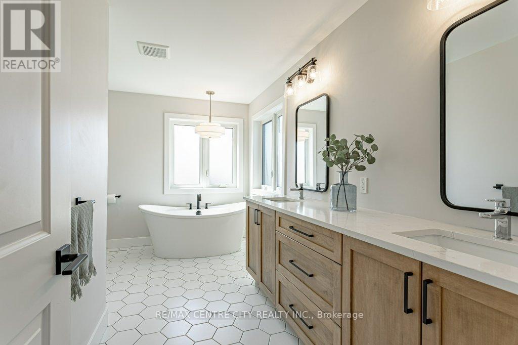 100 Foxborough Place, Thames Centre, Ontario  N0M 2P0 - Photo 28 - X12436975