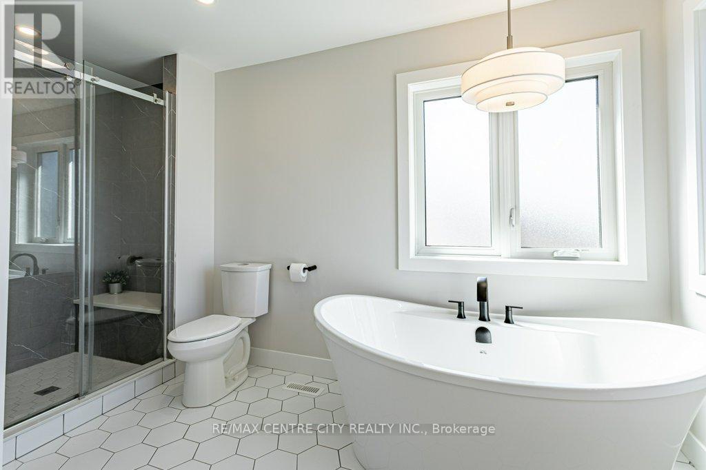 100 Foxborough Place, Thames Centre, Ontario  N0M 2P0 - Photo 29 - X12436975