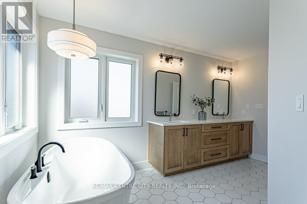 100 Foxborough Place, Thames Centre, Ontario  N0M 2P0 - Photo 30 - X12436975