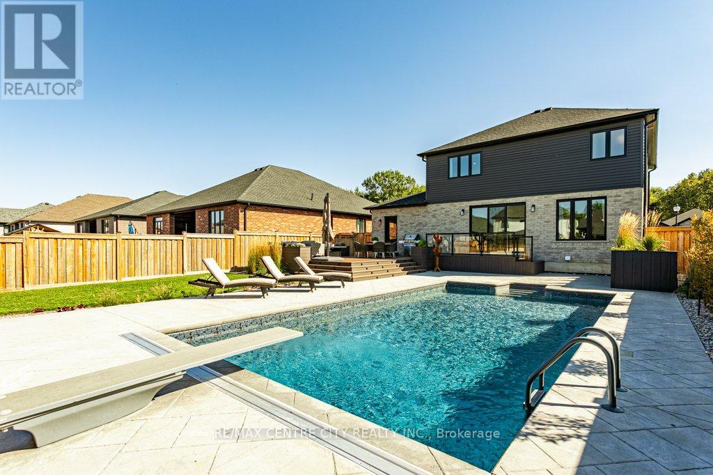 100 Foxborough Place, Thames Centre, Ontario  N0M 2P0 - Photo 37 - X12436975