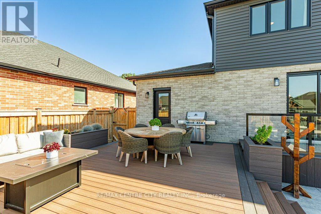 100 Foxborough Place, Thames Centre, Ontario  N0M 2P0 - Photo 38 - X12436975