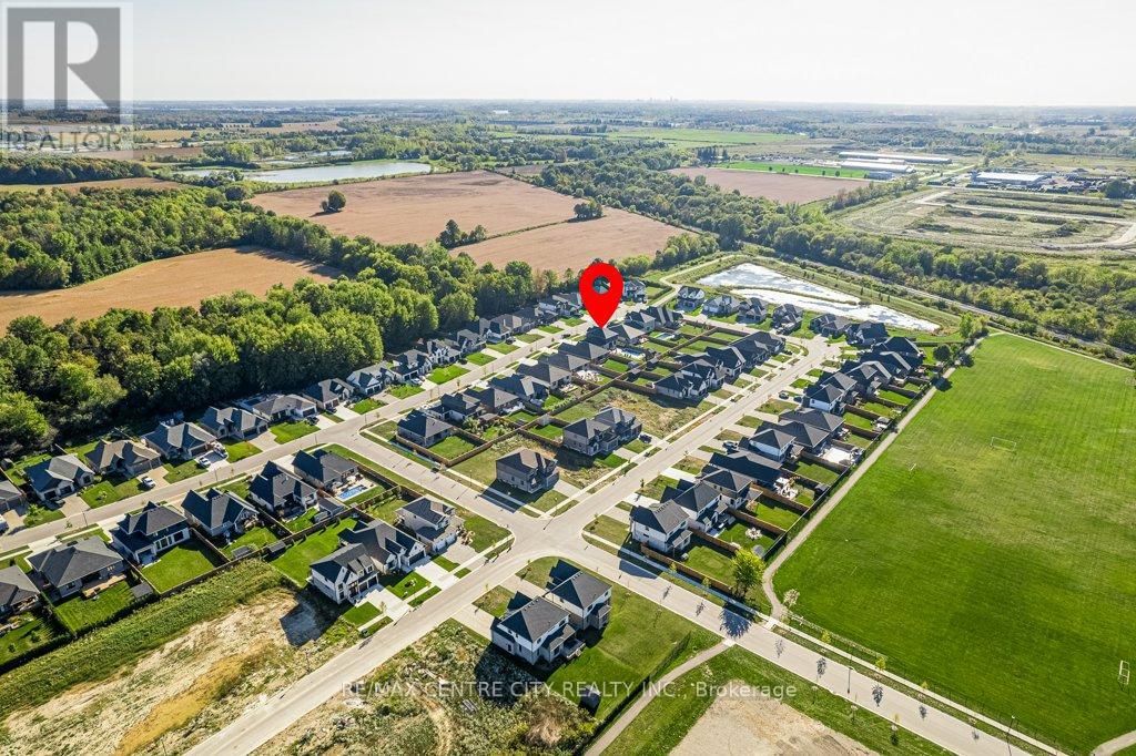100 Foxborough Place, Thames Centre, Ontario  N0M 2P0 - Photo 44 - X12436975